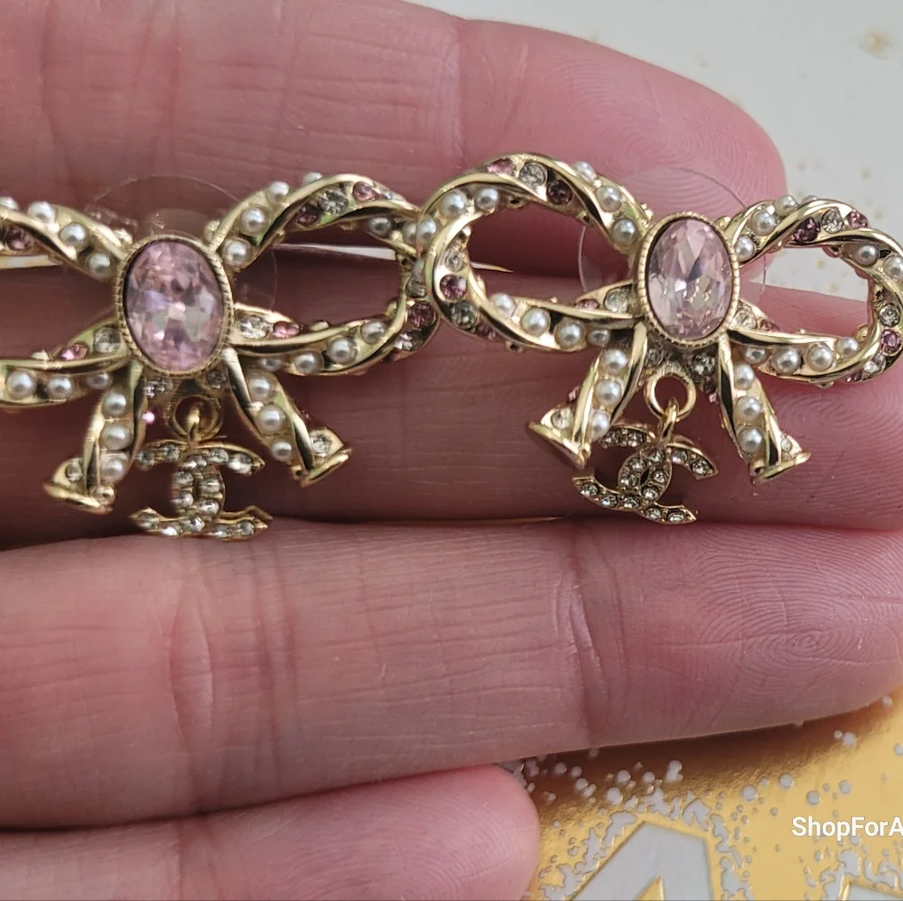 CHANEL Gold Pink Crystal Earrings with Vintage Elegance - Picture 3 of 5